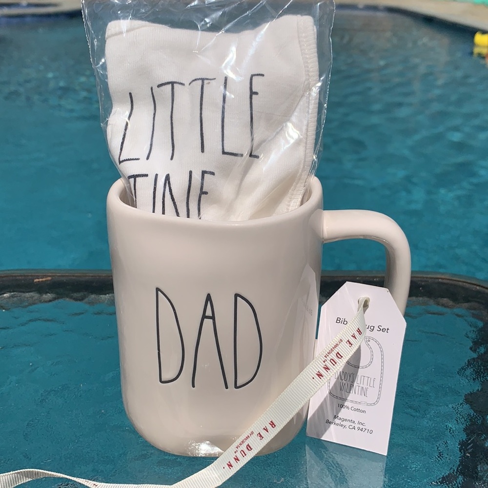 New Rae Dunn Bib & Mug Set DAD